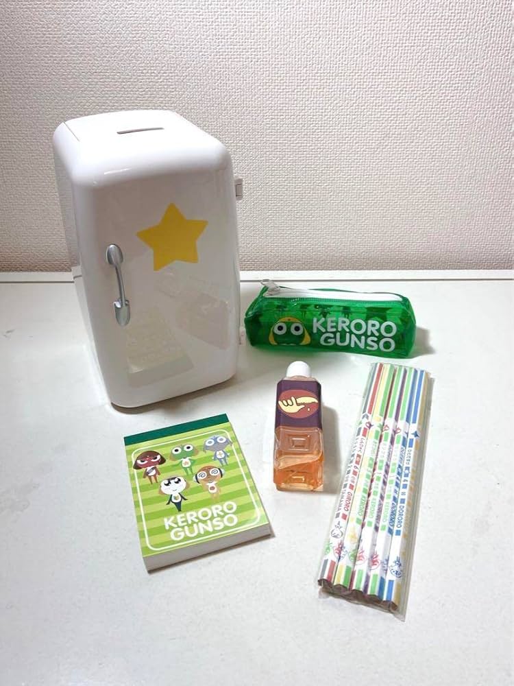 Amazon.co.jp: ケロロ軍曹 冷蔵庫型ペンスタンド 特製文房具セット