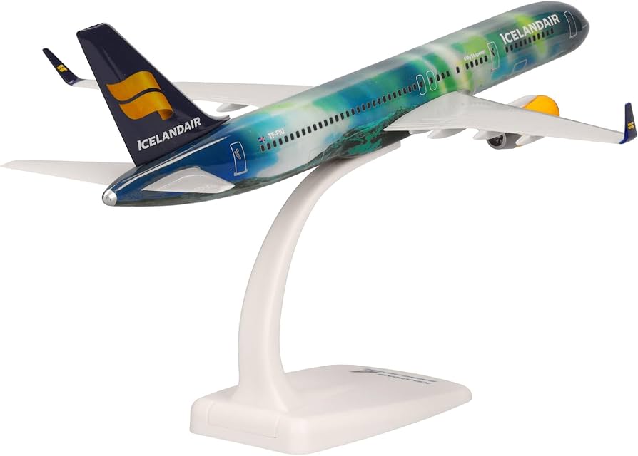 Amazon | herpa wings 1/200 757-200 アイスランド航空 