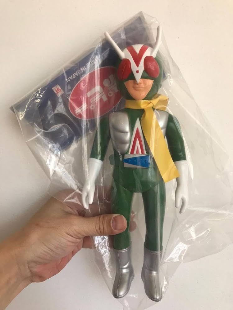 Amazon.co.jp: 新種類 ライダーマン 無版権 パチ ソフビ 海外版原型 超