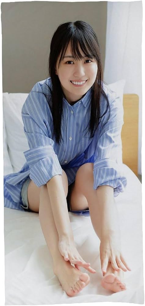 Amazon｜賀喜遥香 (34) バスタオル ビーチタオル スイミングタオル