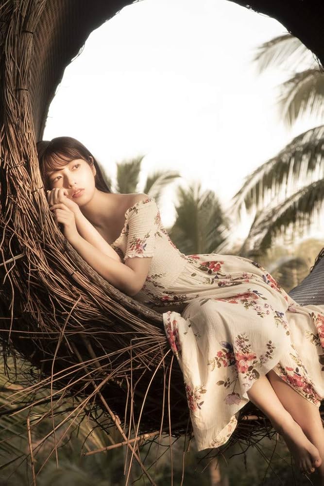 Amazon.com: Yuri Saito (Nogizaka46) Photo Book 乃木坂46 斉藤優里