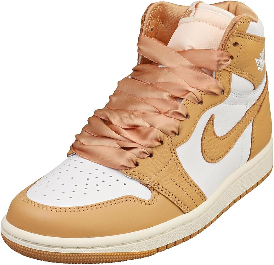Amazon.com | Nike Women's Air Jordan 1 Retro Hi OG Trainers in