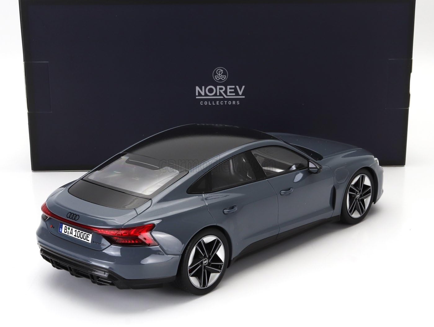 Amazon.co.jp: ミニカー 1/18 アウディ GT RS E-TRON ノレブ NOREV 1