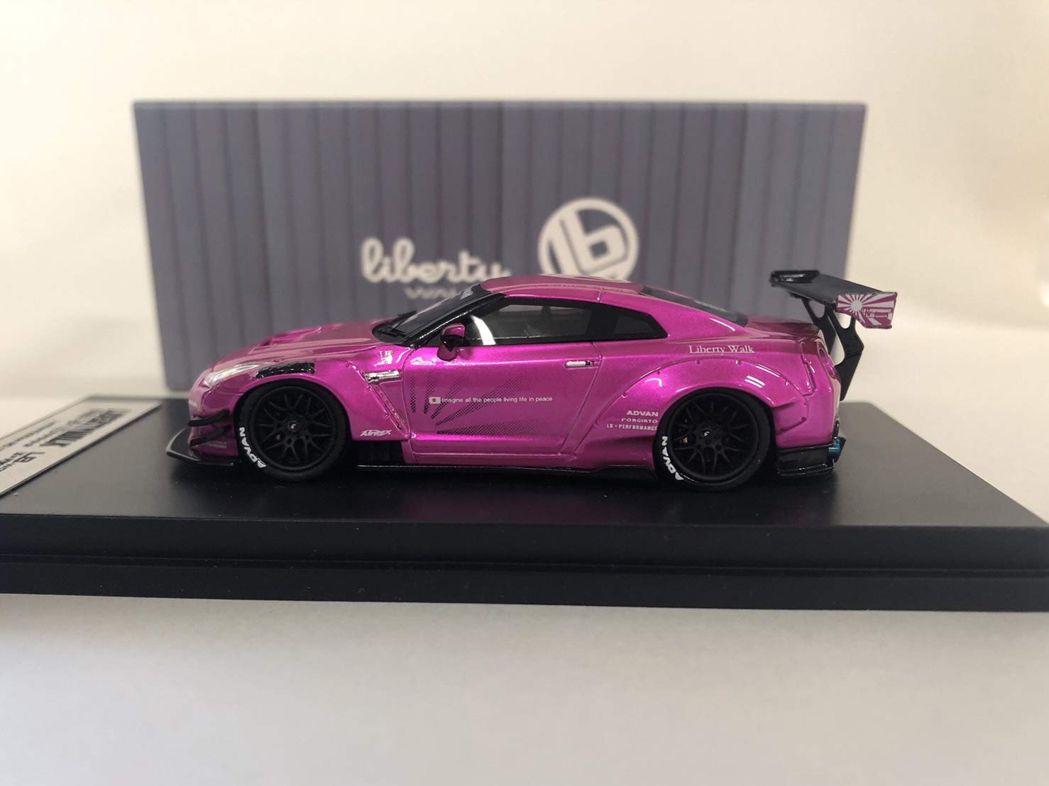 Amazon | ミニカー LIBERTY WALK LB-WORKS 1/64 フラッシュピンク GTR