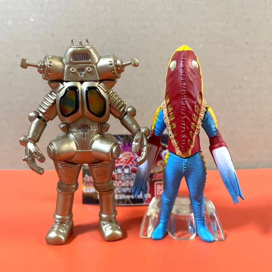 Amazon.co.jp: ?? 854 キングジョー メトロン星人 狙われない街編 HG