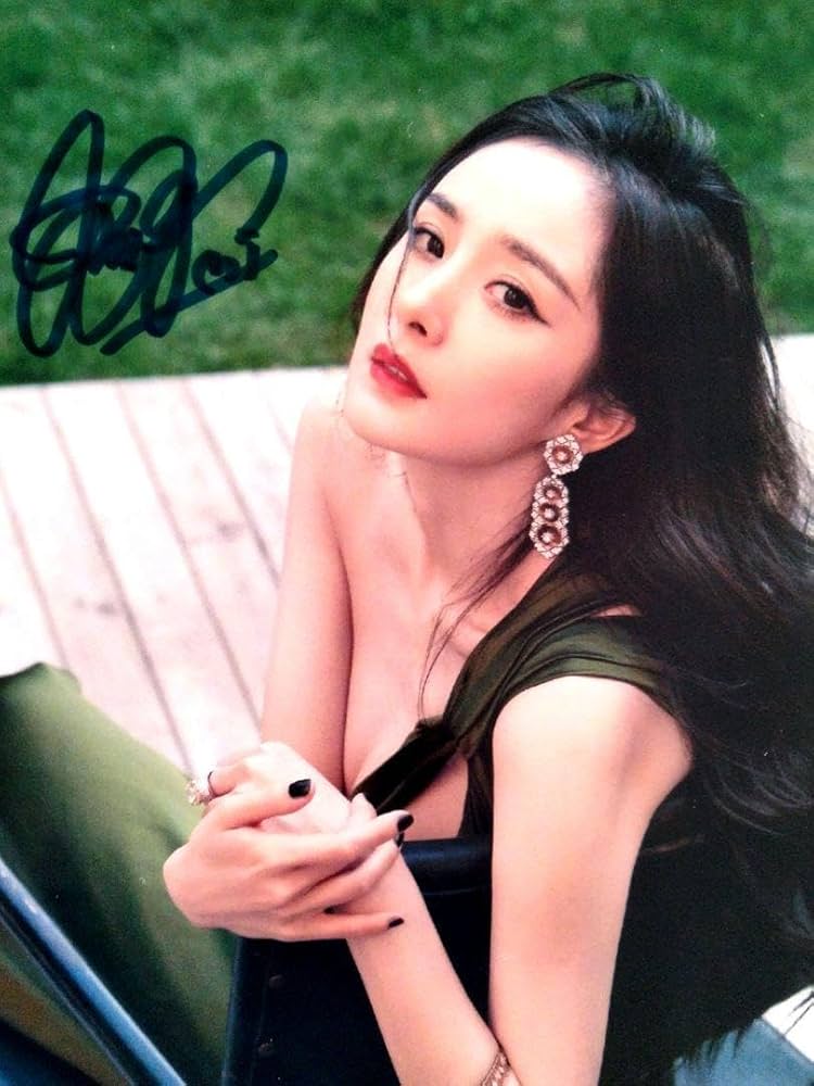 Amazon.co.jp: セール中…ヤン ミー直筆サイン入り2Lサイズ写真…Yang Mi