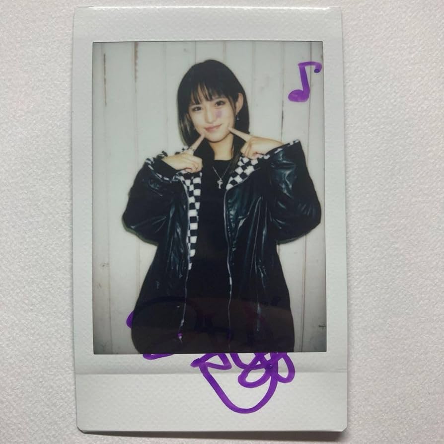 Amazon.co.jp: 渚みつき 直筆サイン入りチェキセット : おもちゃ