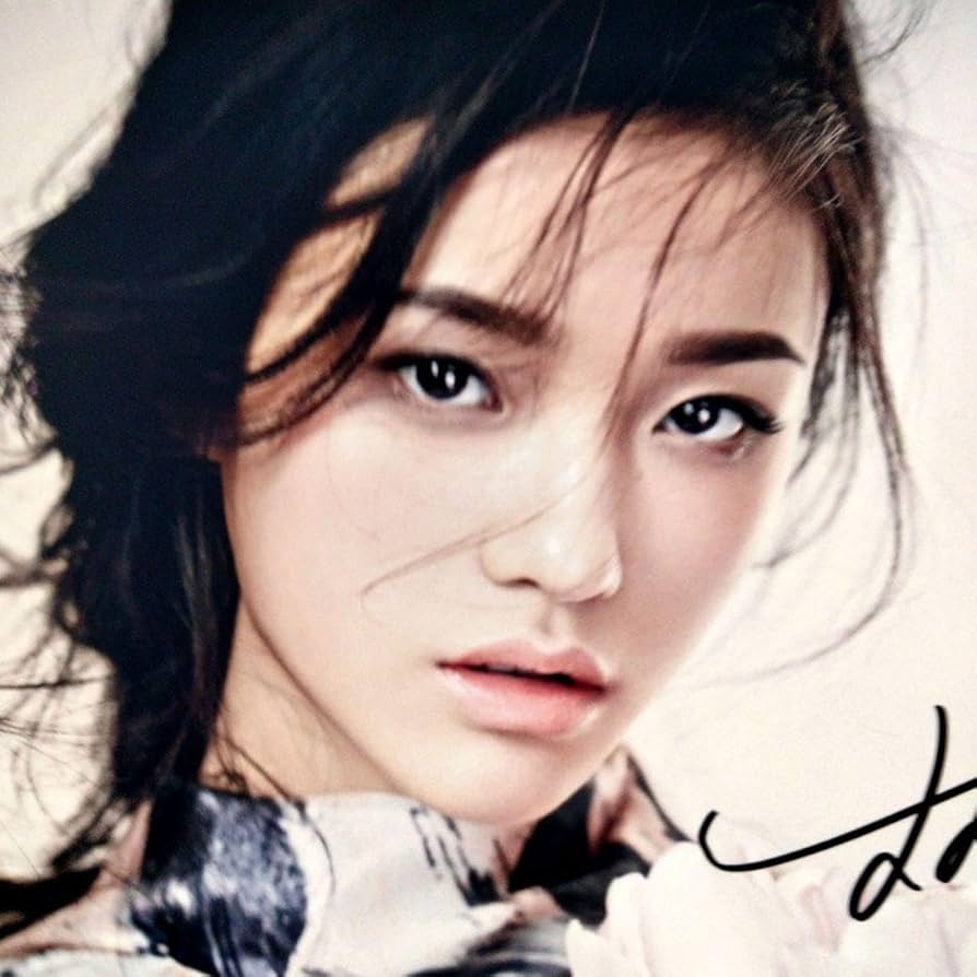 Amazon.co.jp: リンユン直筆サイン入り超大型写真… Lin Yun : おもちゃ