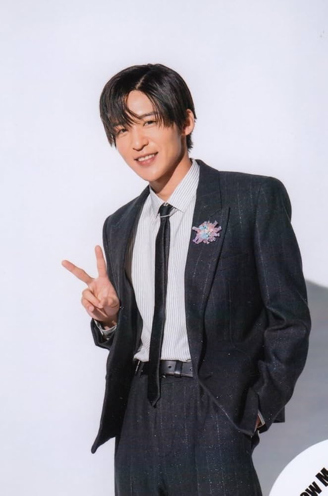 Amazon.co.jp: Snow Man 公式 生 写真（目黒蓮）SM02309 : おもちゃ