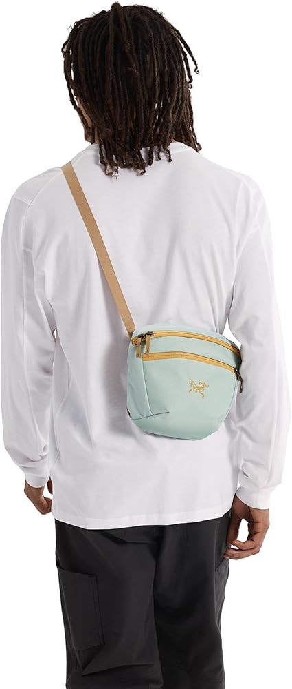 Amazon.com | Arc'teryx Mantis 2 Waist Pack Unisex | Versatile 2.5L