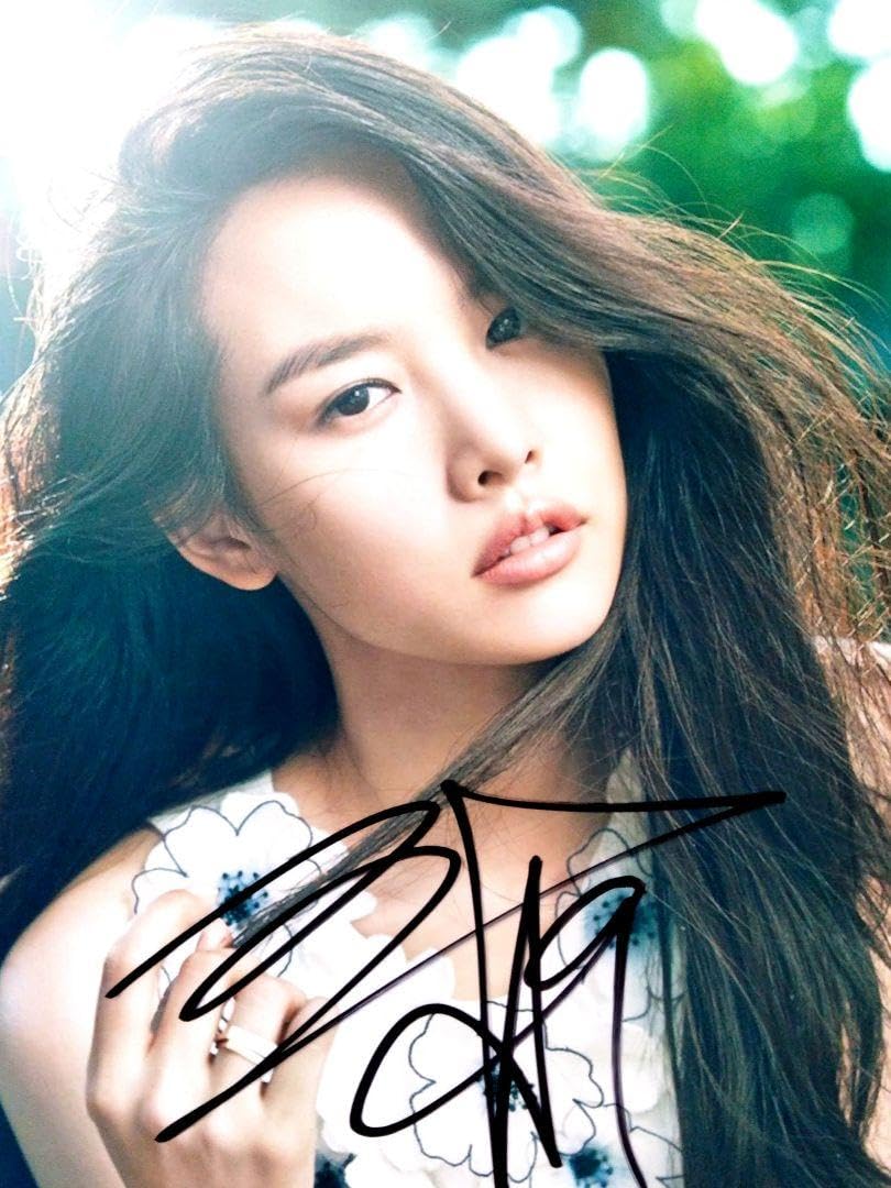 Amazon.co.jp: チョ ユニ直筆サイン入り2Lサイズ写真…Jo Yoon-hee