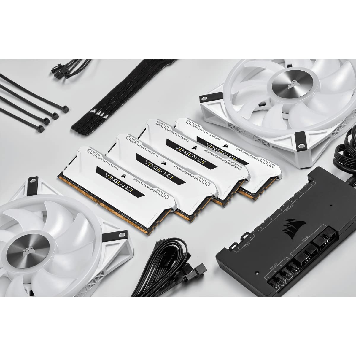 Amazon | CORSAIR DDR4-3600MHz デスクトップPC用 メモリ VENGEANCE