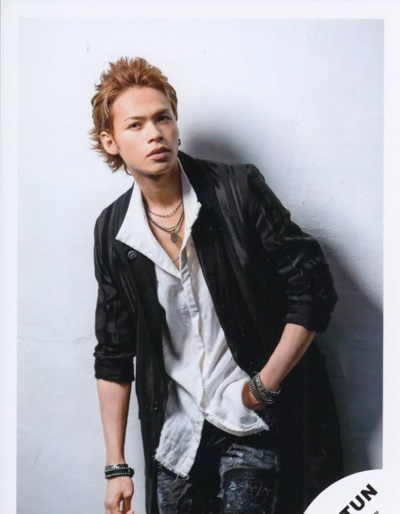 Amazon.co.jp: KAT-TUN 公式生写真 （上田竜也）KA00325 : おもちゃ