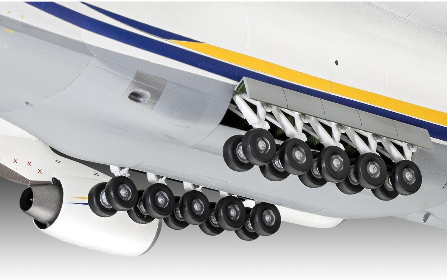 Amazon | ドイツレベル(Revell) 1/144 アントノフ An-124 Ruslan