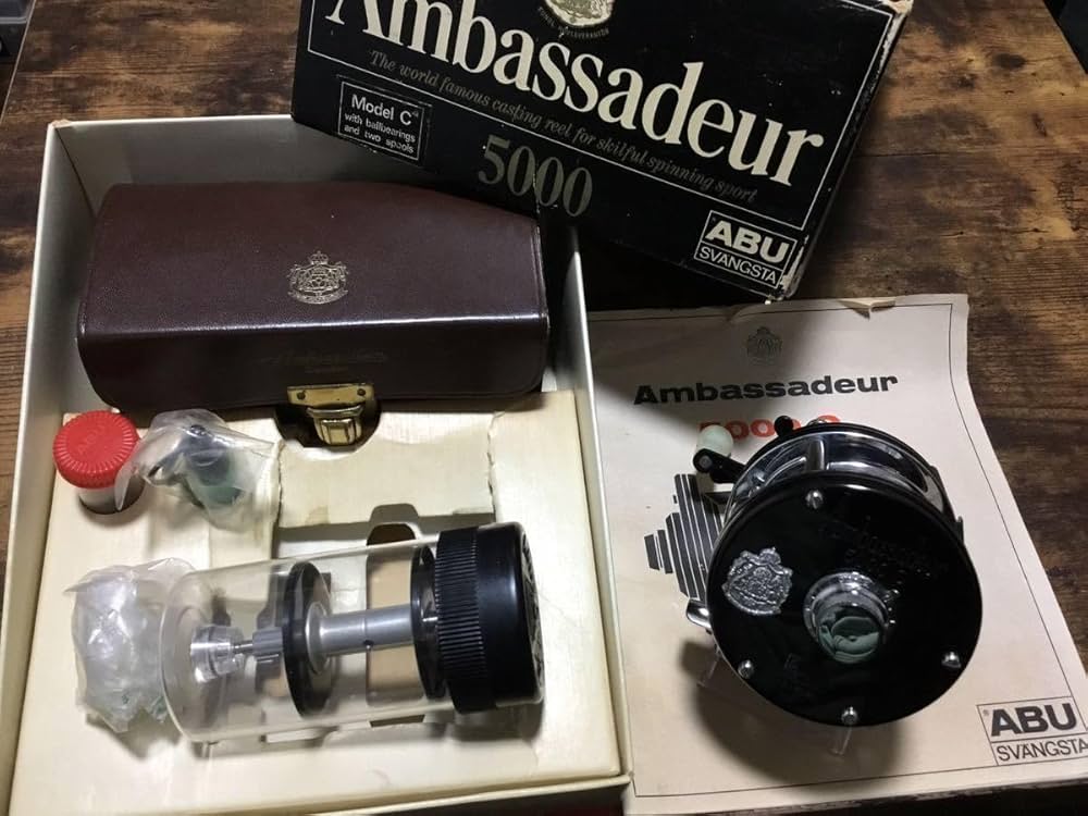 Amazon.co.jp: レア/ABU/Ambassadeur/5000C/4スクリュー/欧州モデル