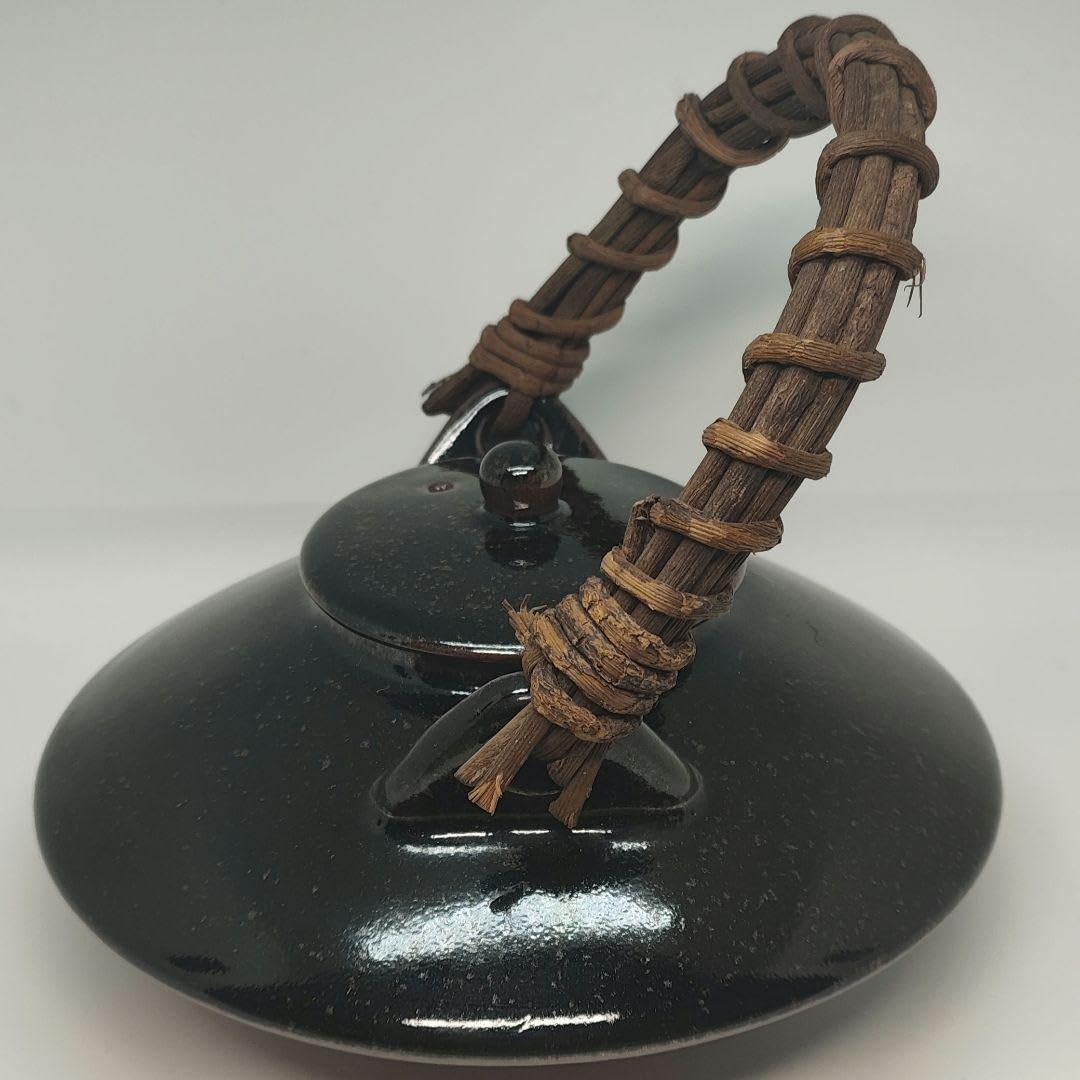 Amazon.co.jp: 薩摩焼 黒千代香 十四代 沈壽官 黒茶家 焼酎 燗酒用 酒