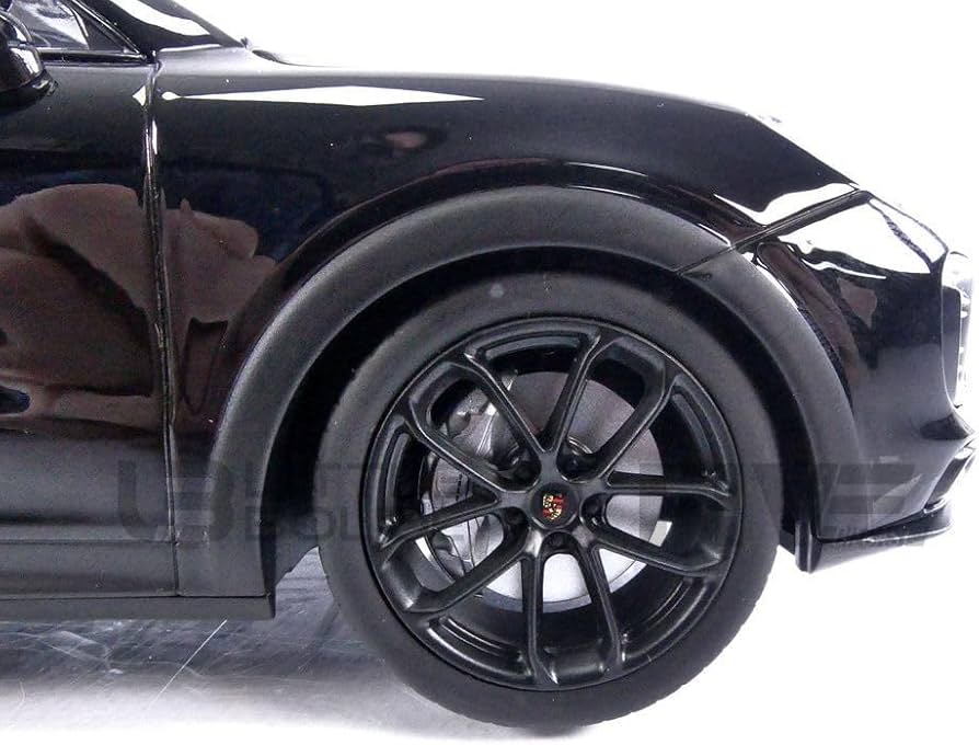 Amazon.co.jp: NOREV ポルシェカイエン S クーペ19 ブラック 1/18