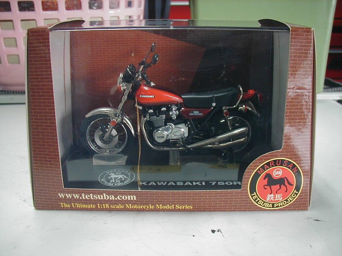 カワサキ 750RS 鉄馬 1/18 【公式通販】