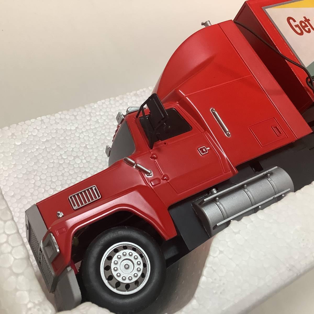 Amazon.co.jp: コカコーラ トレーラー ラジコン 1:32 2006年限定1,000