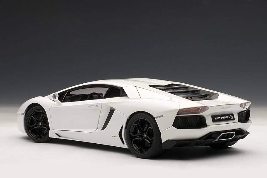 Amazon.co.jp: AUTOart 1/18 ランボルギーニ アヴェンタドール LP700-4