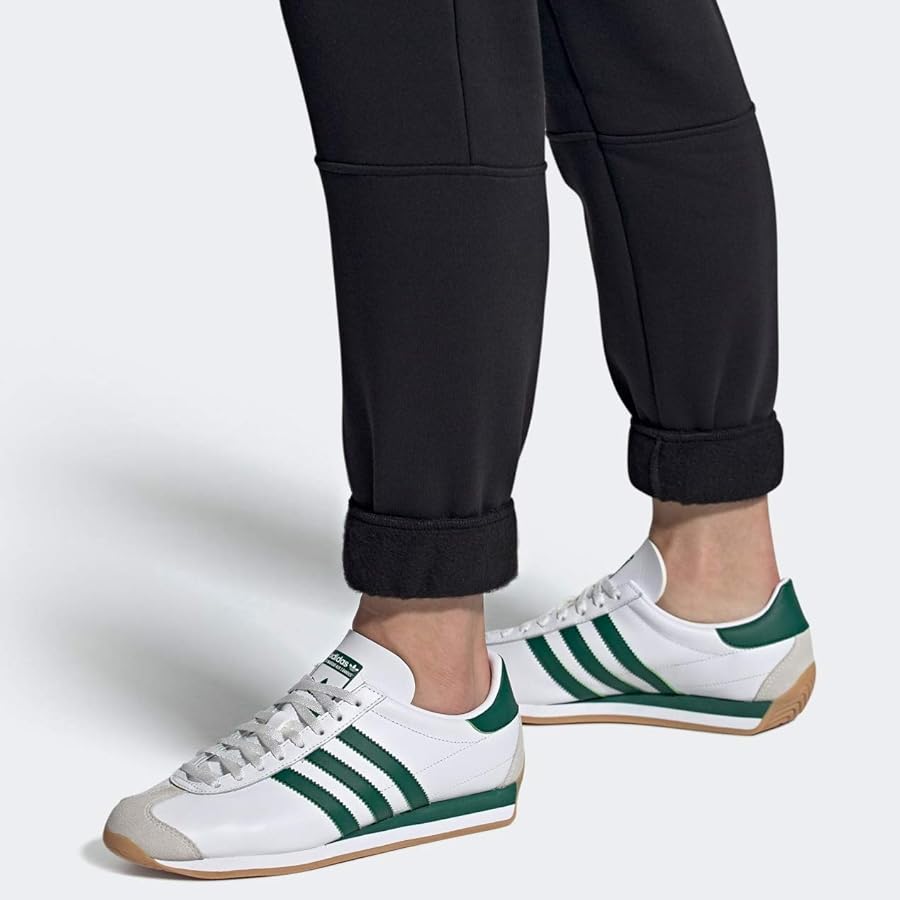 Amazon | [アディダス] スニーカー COUNTRY OG FZ0013 FWHT/CGRN/GUM
