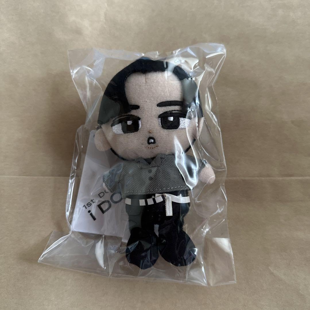 Amazon.co.jp: SnowMan すのチル ぬいぐるみ 目黒蓮 : おもちゃ