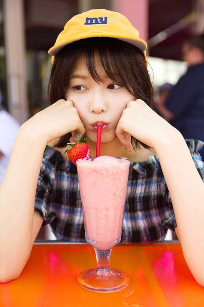 Amazon.co.jp: 【Amazon.co.jp限定】 欅坂46 渡邉理佐 1st写真集