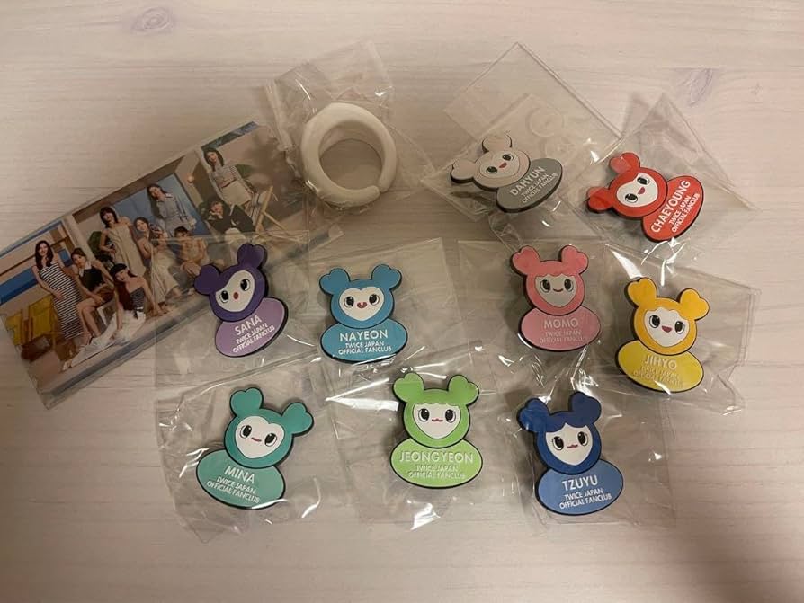 Amazon.co.jp: TWICE ファンクラブ会員継続特典 ペンライトリング