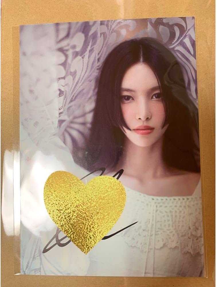 Amazon.co.jp: ILLIT アイリット 直筆サイン入りビジュアルカード ユナ