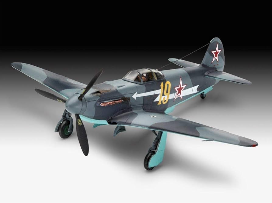 Amazon | ドイツレベル 1/72 ソビエト空軍 ヤコブレフ YaK-3 戦闘機