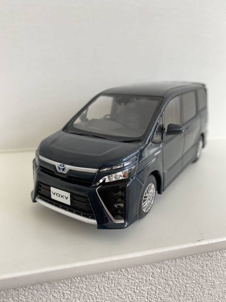 Amazon | ミニカー ヴォクシー ミニカー 1/30 ブラッキッシュアゲハ