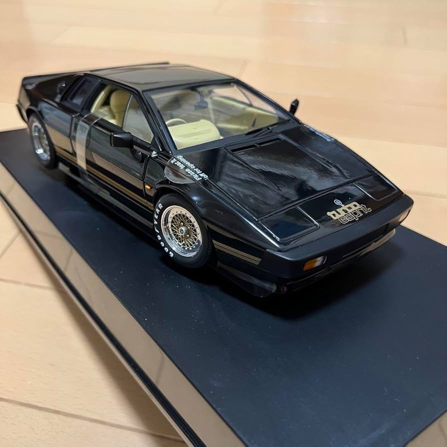 AutoArt 1/18 Lotus Esprit Turbo Black Diecast Car: Amazon.de: Toys