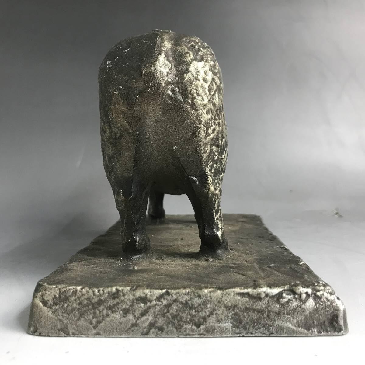 Amazon.co.jp: UNY1264金属工芸在銘正彦作鉄製羊置物重さ1611g鉄製工芸