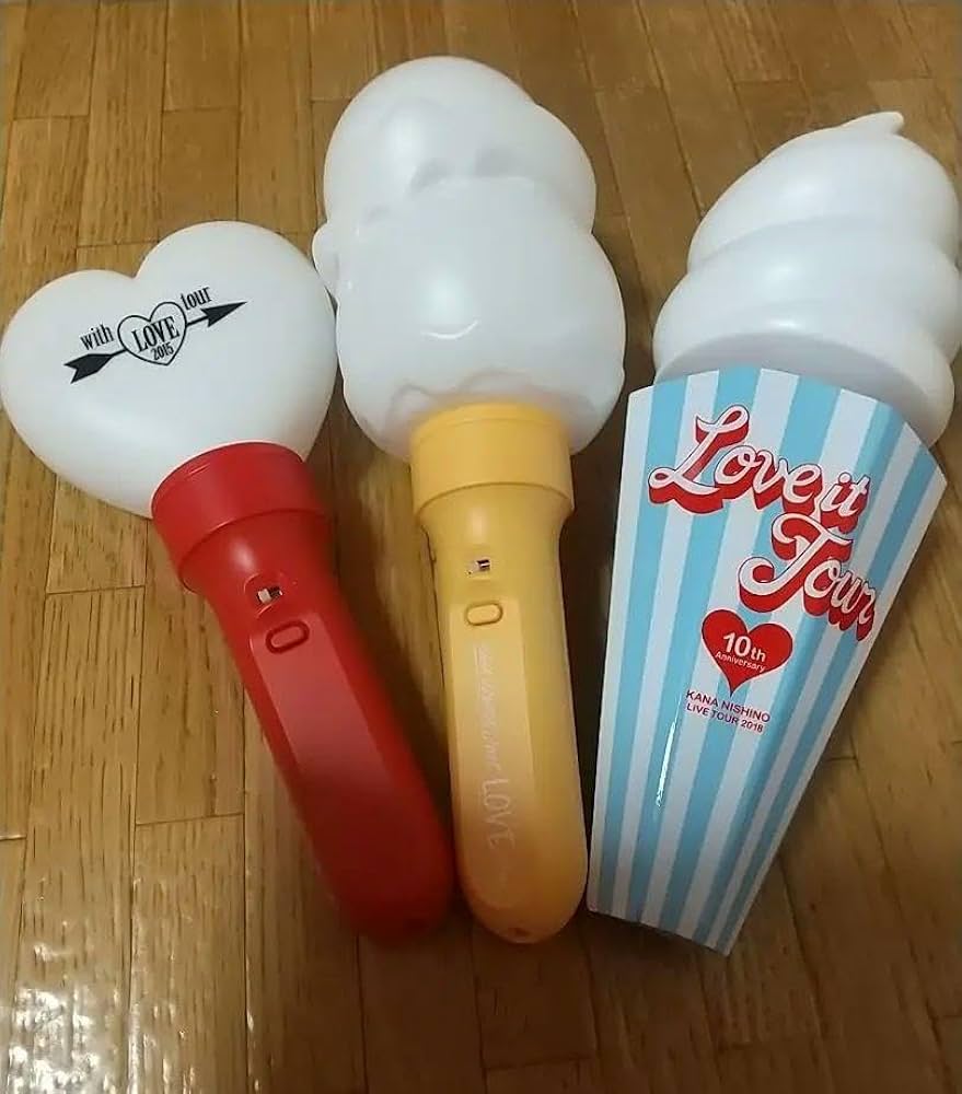 Amazon.co.jp: 西野カナ ペンライト 3本 かなやん ペンラ ハート