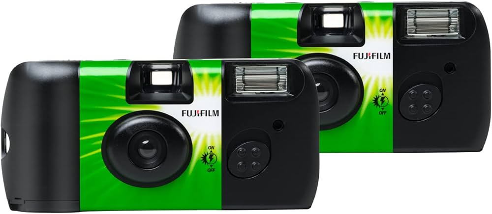 Amazon | Fujifilm Quicksnapフラッシュ400レンズ付きカメラと