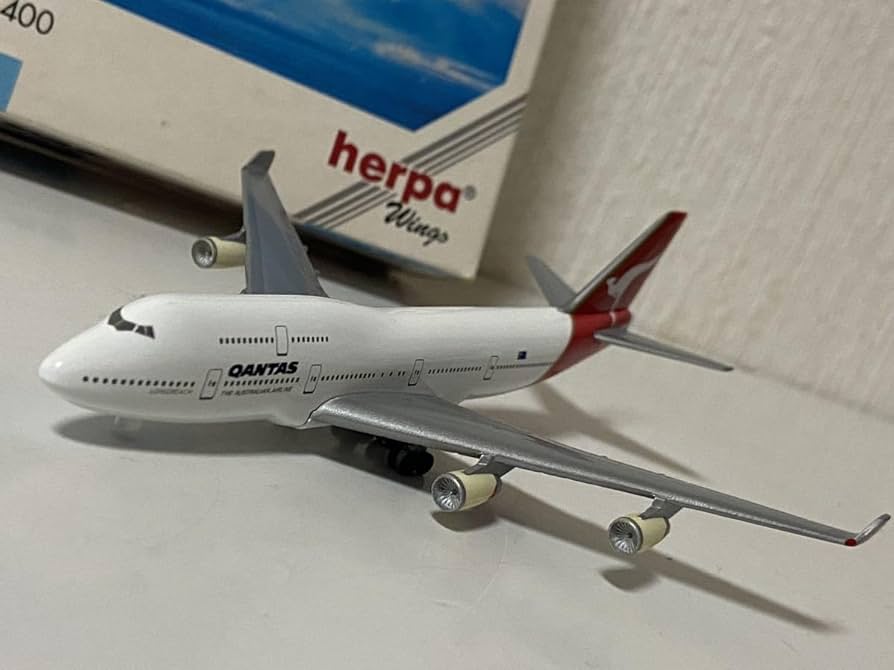 Amazon | ヘルパ ウィングス 1/500 クアンタス航空 ボーイング 747-700