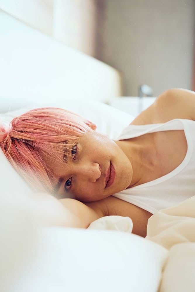 Amazon.co.jp: 兼近大樹 1st写真集 『 虚構 』 : EXIT兼近 大樹, 神藤