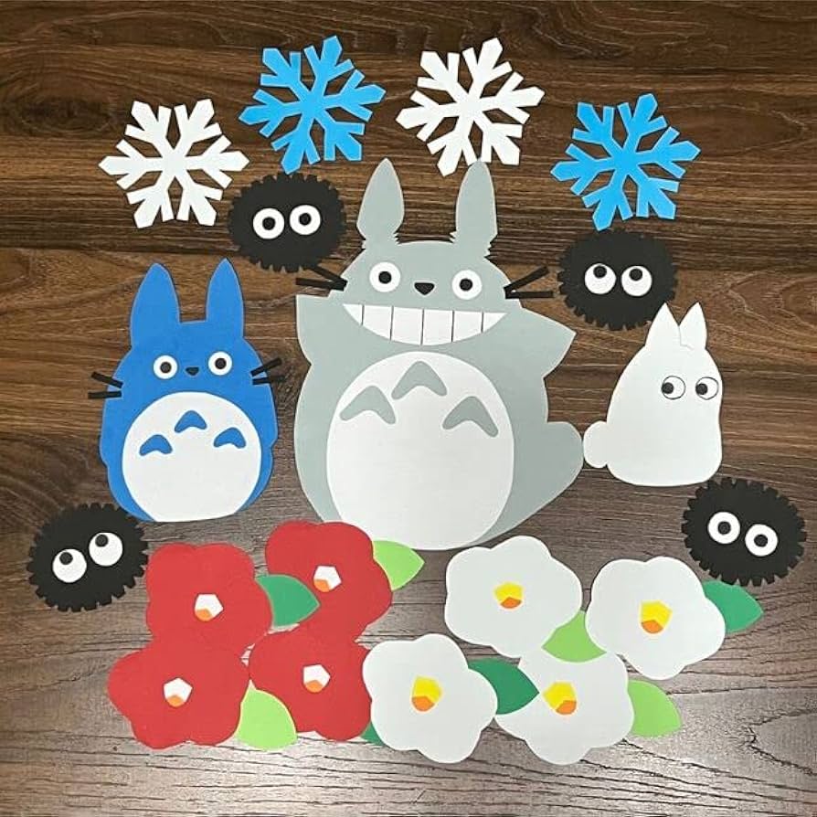 Amazon.co.jp: トトロ 春夏秋冬 4種類セット 壁面飾り : おもちゃ