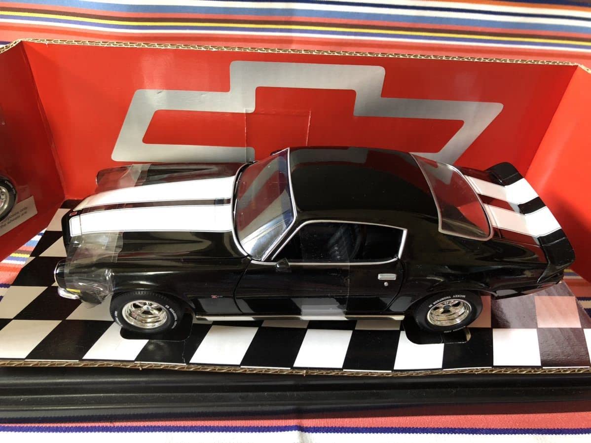Amazon.co.jp: ERTL 1/18 カマロ RS Z28 1971 アーテル サメカマ