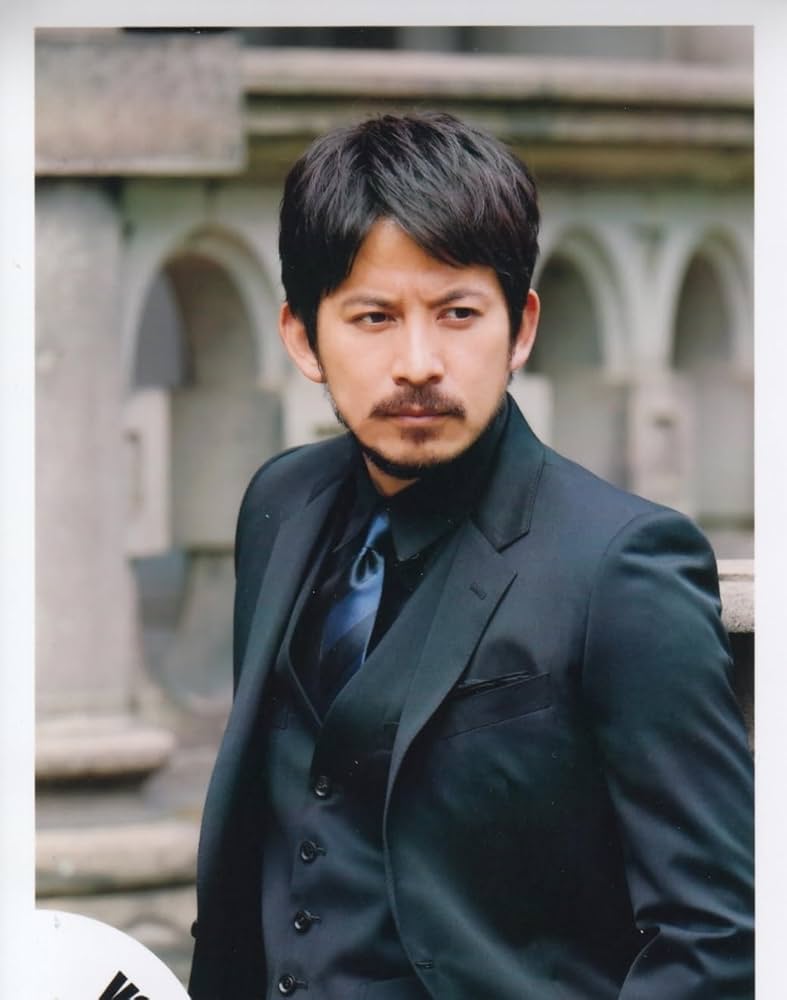 Amazon.co.jp: V6 公式生写真 （岡田准一）VO00003 : おもちゃ