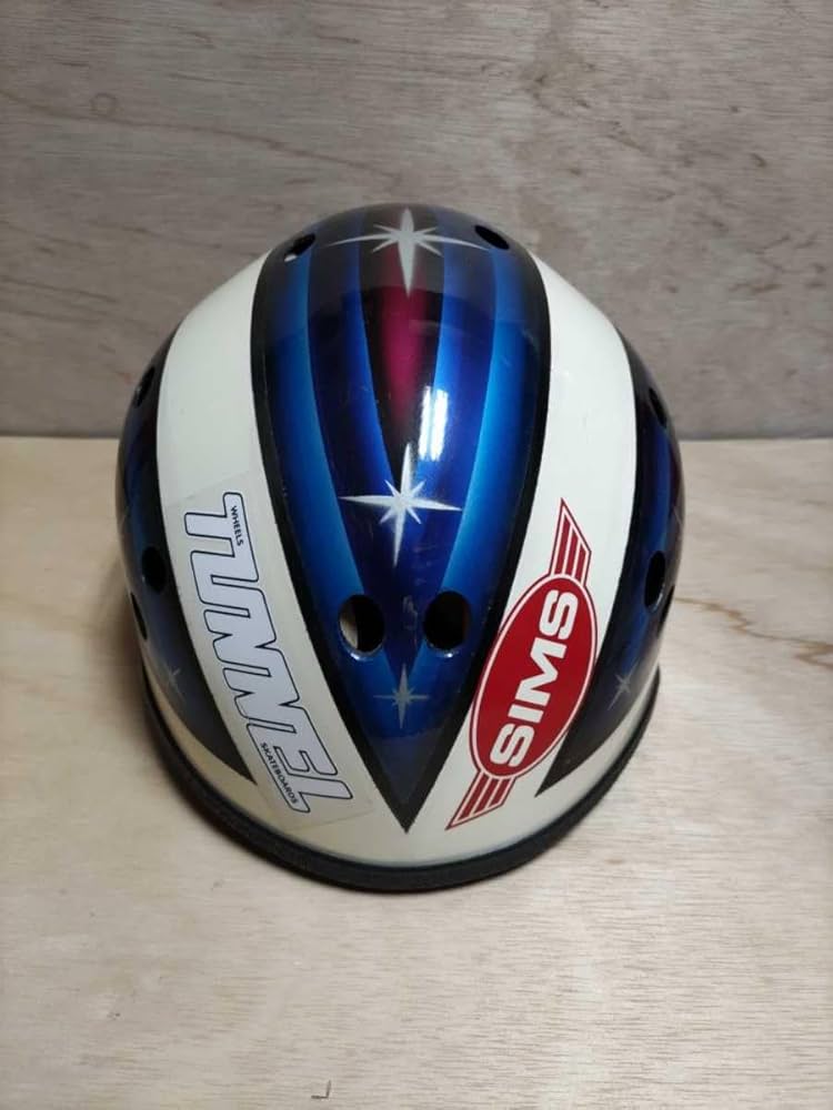 Amazon.co.jp: flyaway ヘルメット z-boys DOGTOWN ドッグタウン