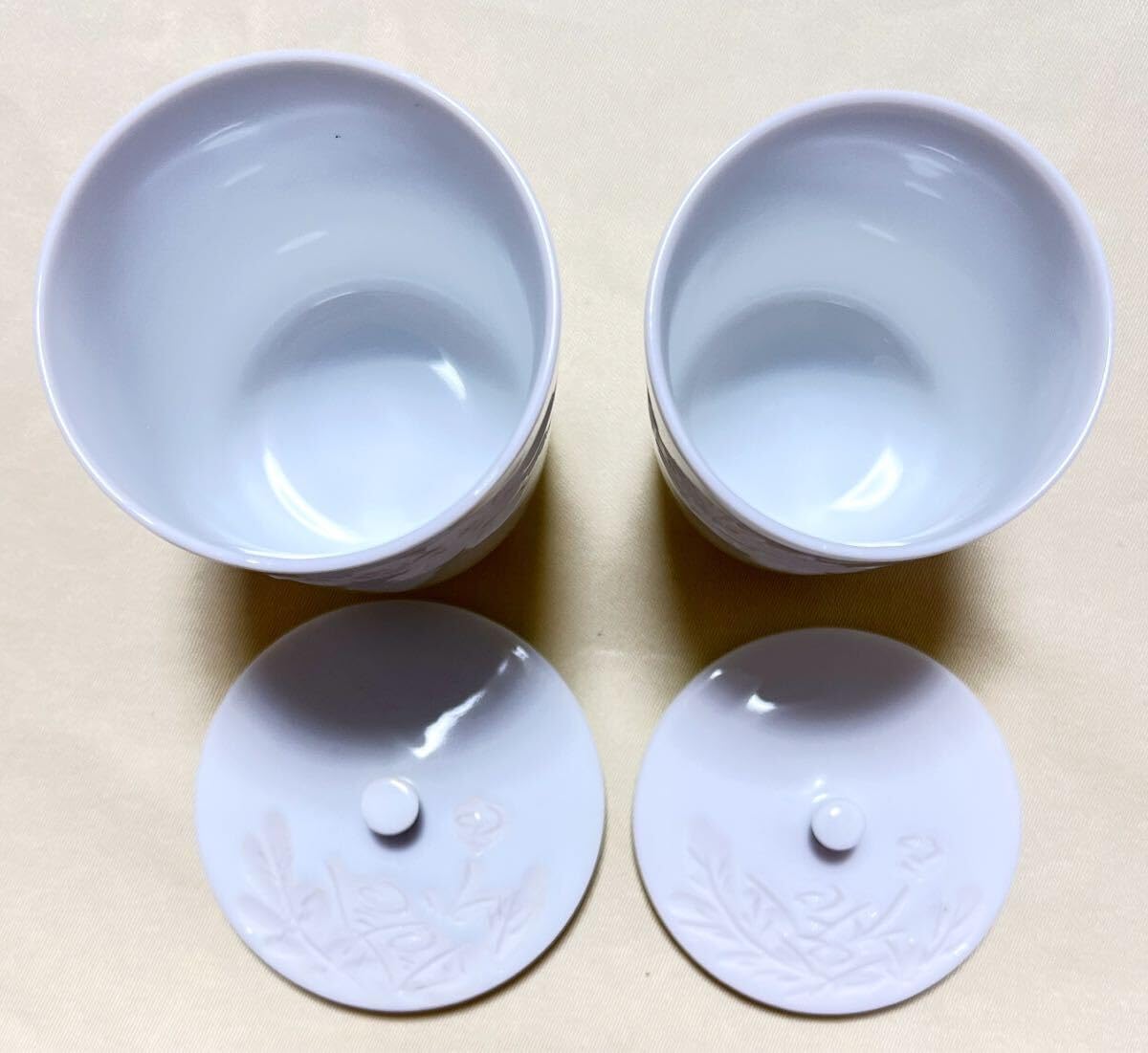 Amazon.co.jp: 出石焼 小嶋昇山造 花草彫 蓋付き白磁夫婦湯呑 組湯呑