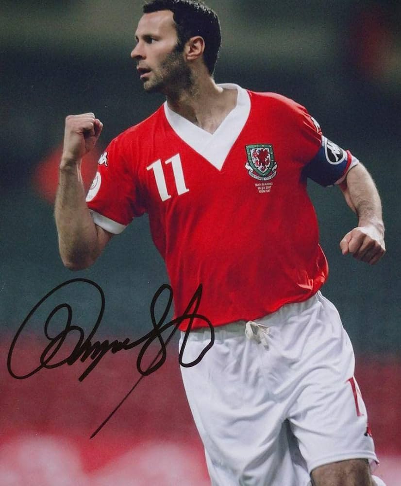 Amazon.co.jp: サッカー有名監督…ライアンギグス直筆サイン入り超大型