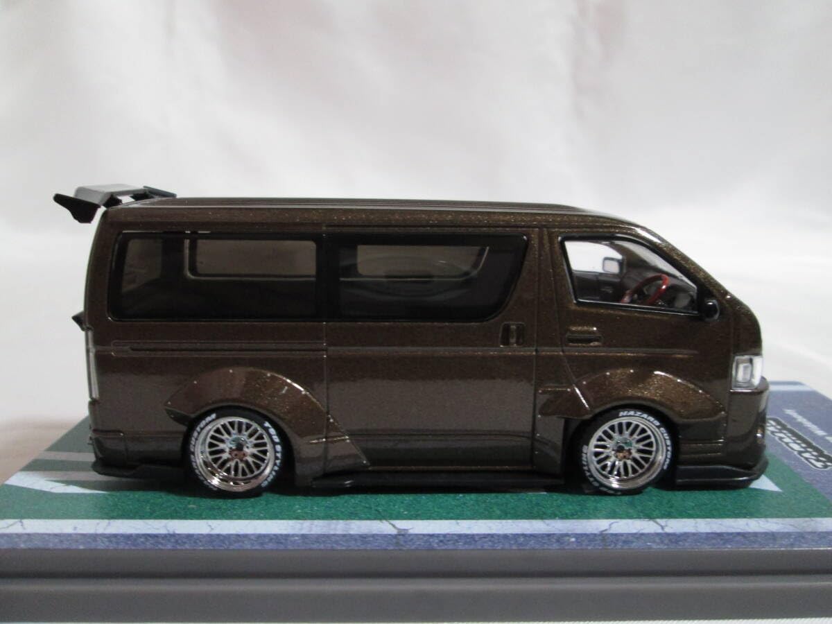 Amazon.co.jp: TARMACWARCS 1 43 トヨタ ハイエース ワイドボディ