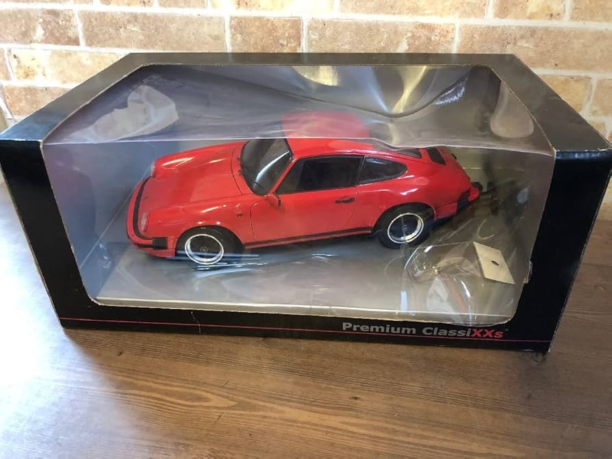 Amazon | 1/12スケールPremium ClassiXXs ミニカー 911 930 カレラ