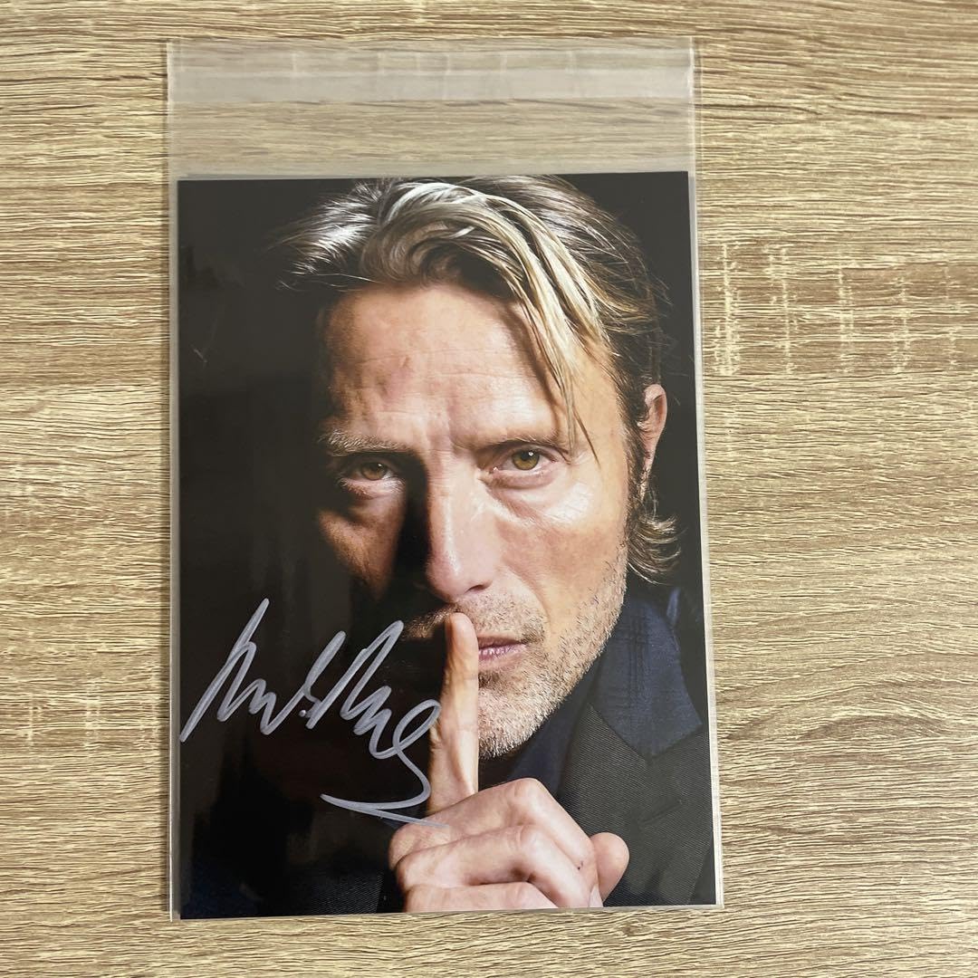 Amazon.co.jp: マッツ ミケルセン 複製サイン入りポートレート5枚
