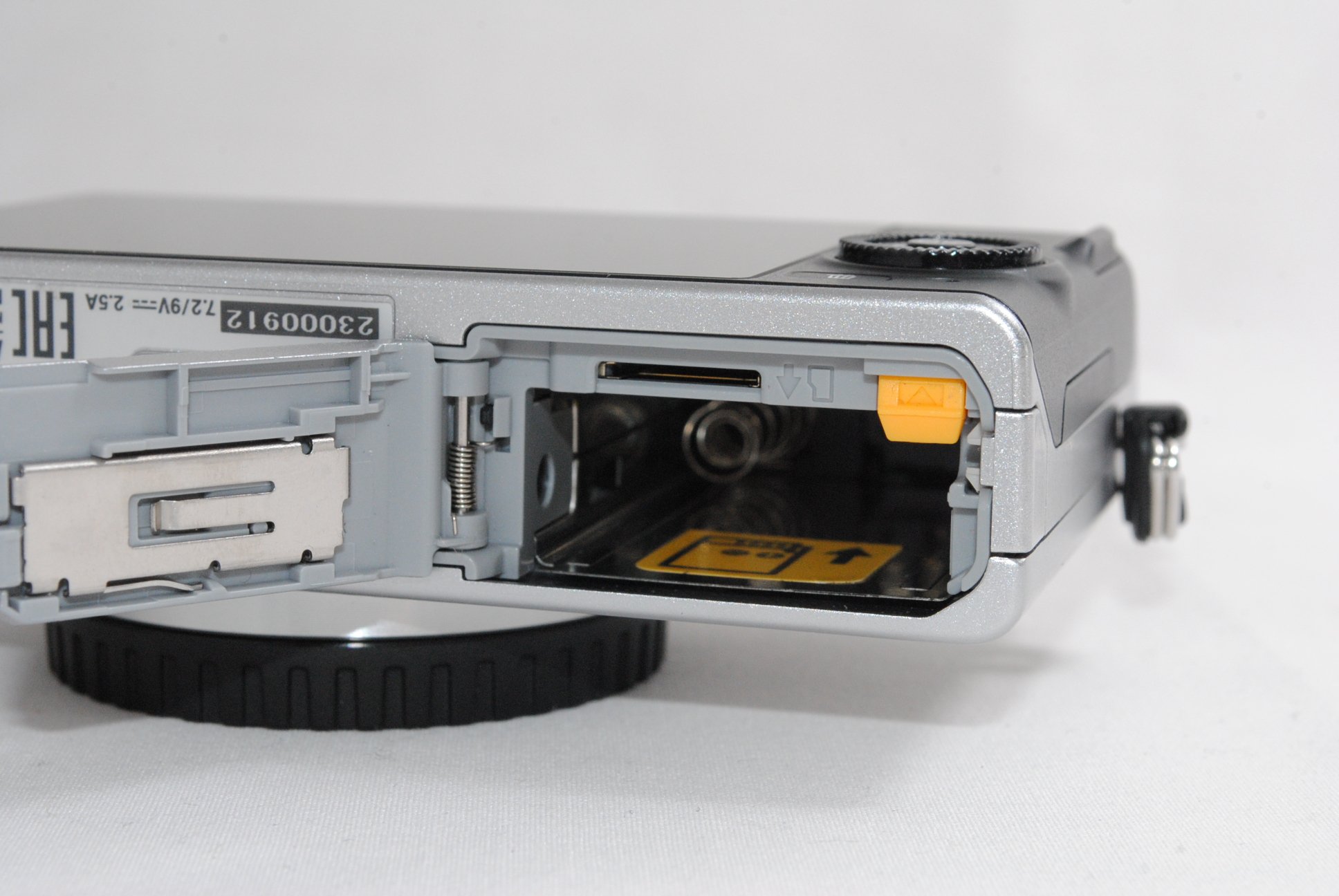 Amazon | Nikon ミラーレス一眼 Nikon1 J4 シルバー J4HPLKSL ボディ