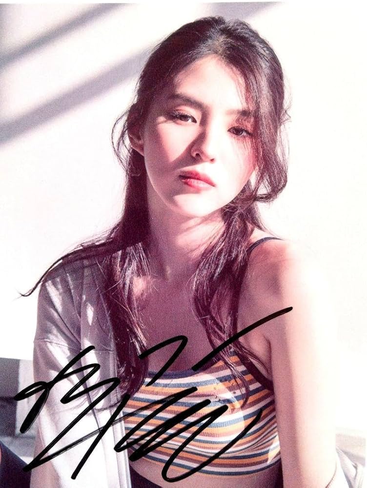 ハン・ソヒ直筆サイン入り2Lサイズ写真…Han So-hee …わかっていても…