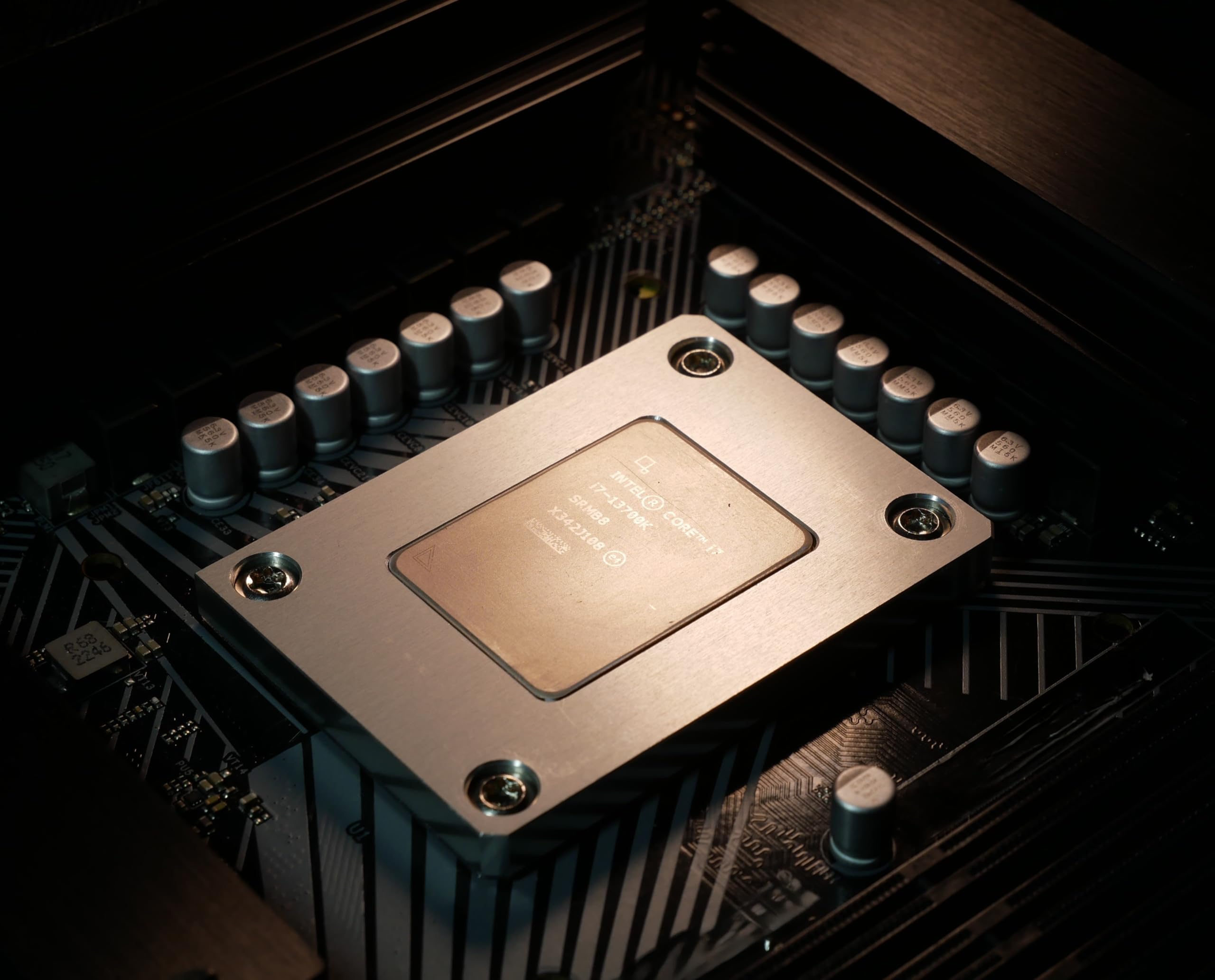 Amazon | PCER24 シルバー CPU固定パーツ [Anti Bent Cool Booster