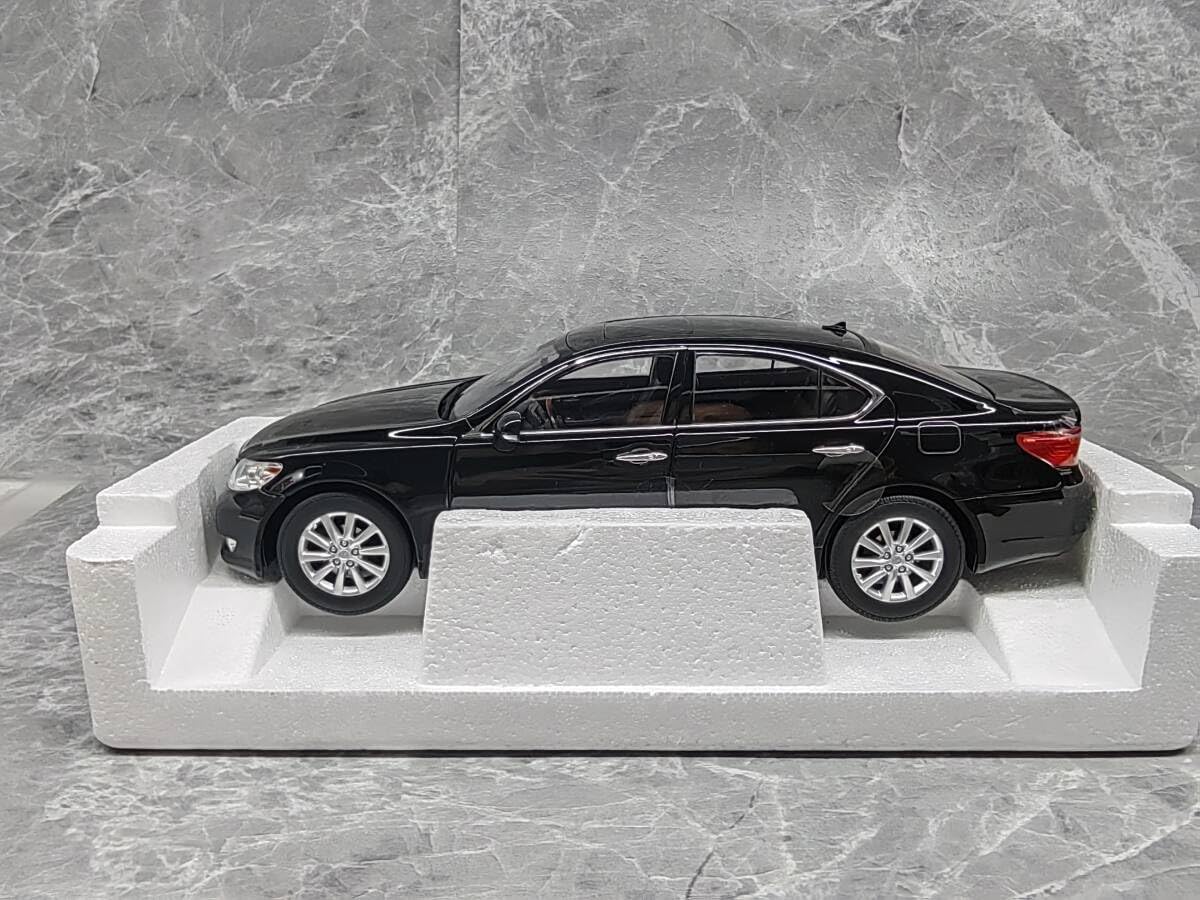 Amazon | ノレブ 1/18 レクサス LS460 2010 Black | ミニカー・ダイ